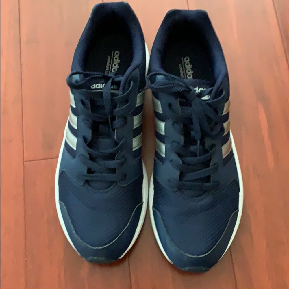 Men’s Adidas (Pre-owned)  Star running shoes.